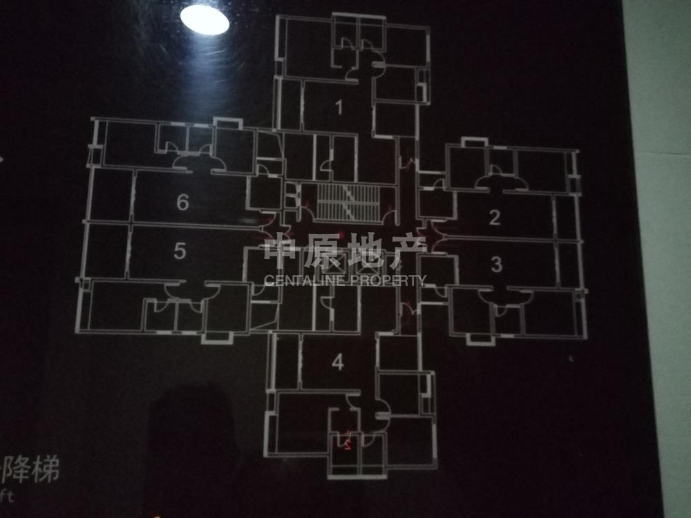 鲁能星城九街区,户型方正,南北通透,交通便利,业主急售!