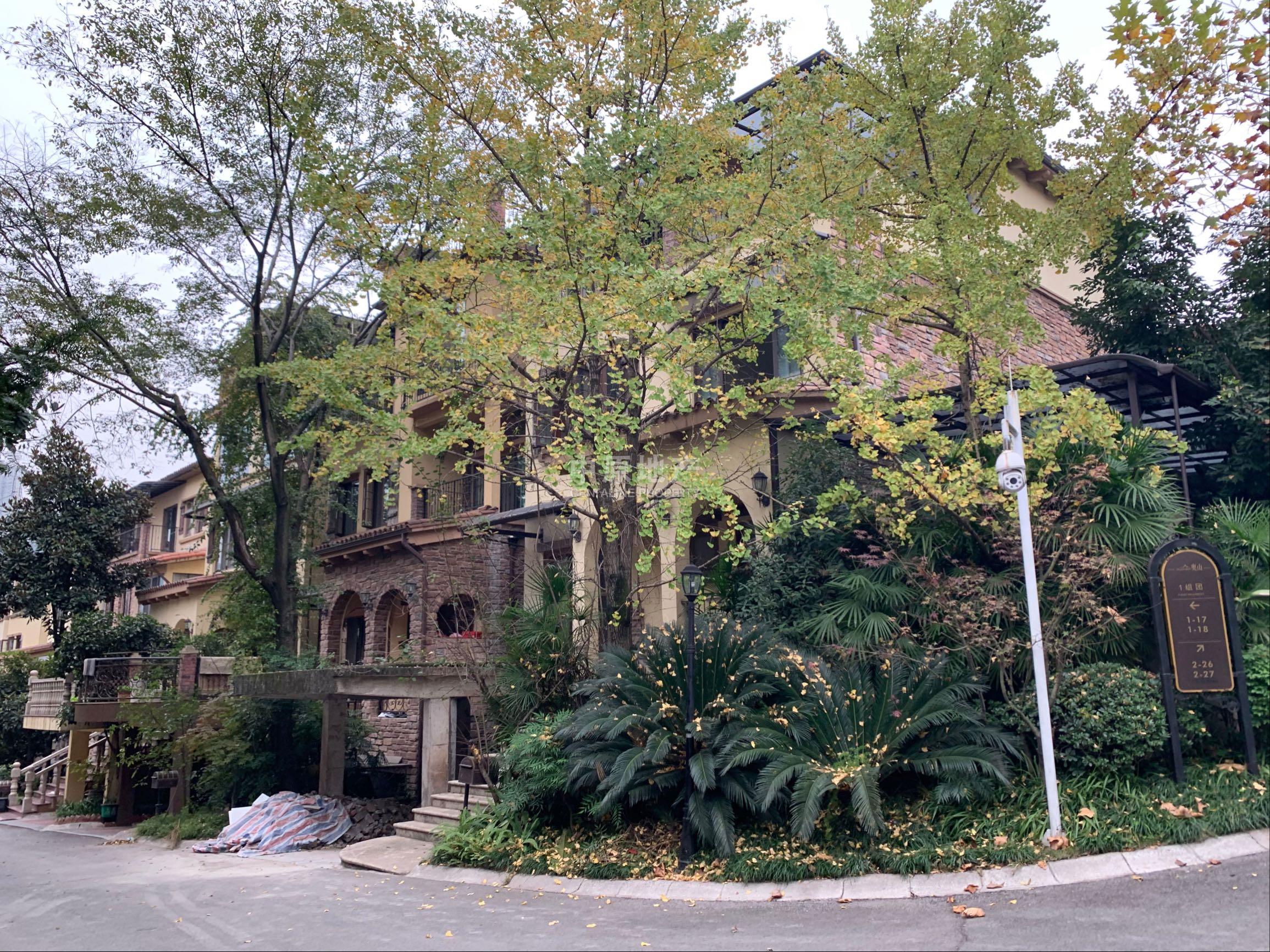 融创奥山别墅2组团