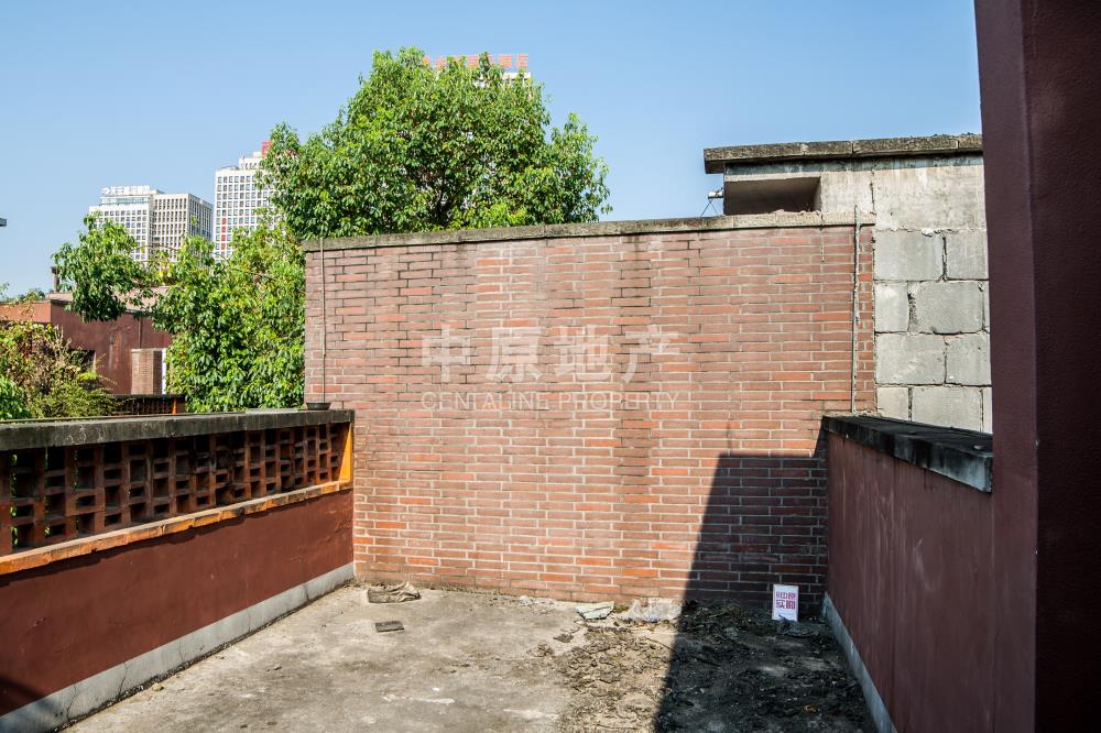 万科渝园联排别墅出售 坐南朝北 6米挑高】-万科渝园二手房-重庆中原