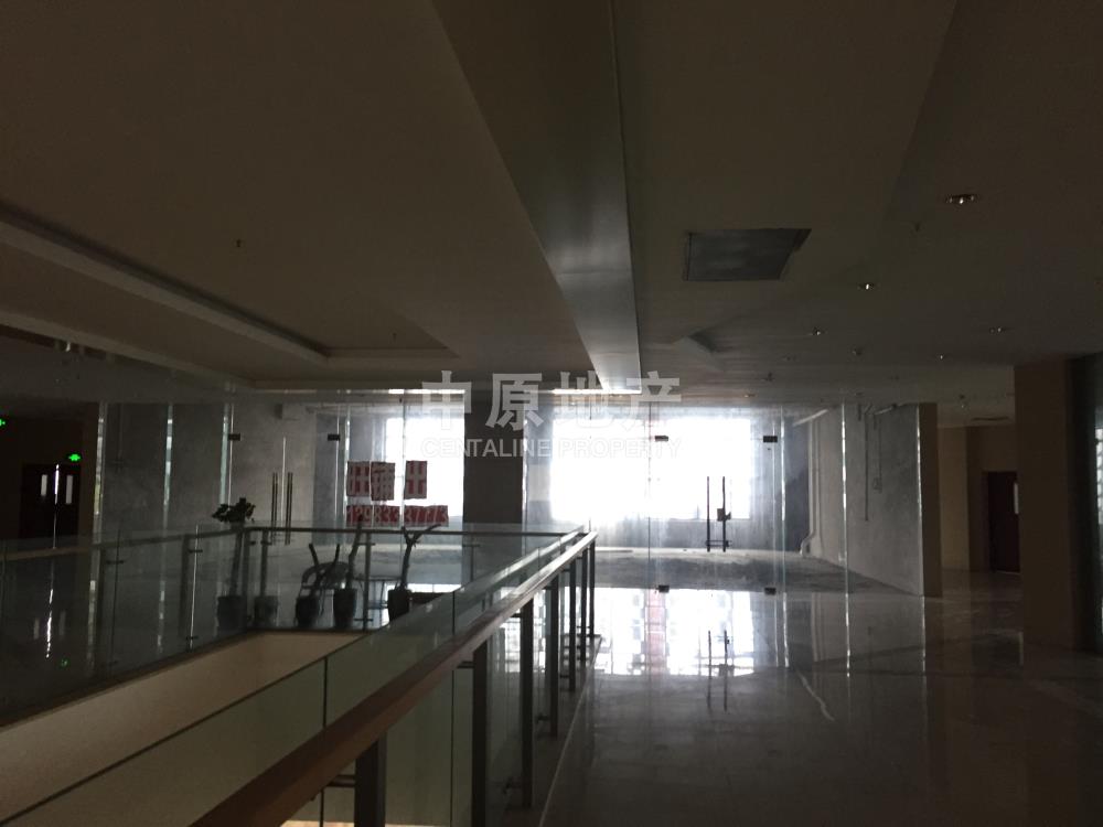 泽京微公交站里面的门面,租金合理,欢迎去看。