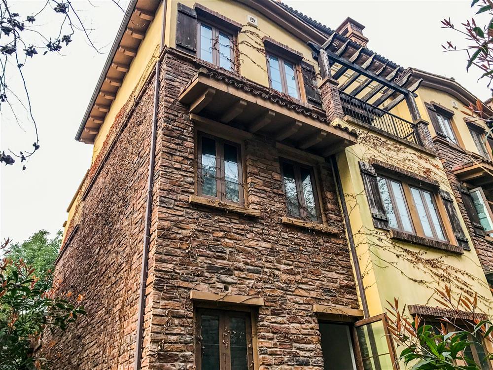 融创奥山别墅2组团,清水五房两厅三卫出售